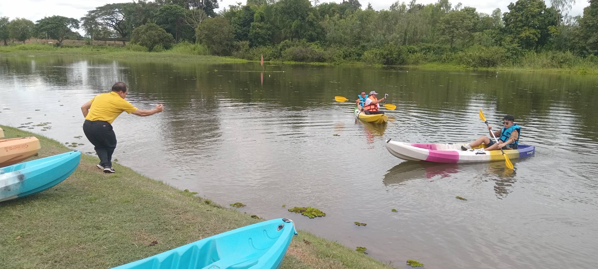 สวท.มหาสารคาม ชวนปักหมุด Moon Island จุดเช็คอินใหม่ เที่ยวชุมชนยลวิถีเกิ้ง กับกิจกรรมพายเรือพายัคชมผืนป่าบนพื้นที่ชุ่มน้ำ 